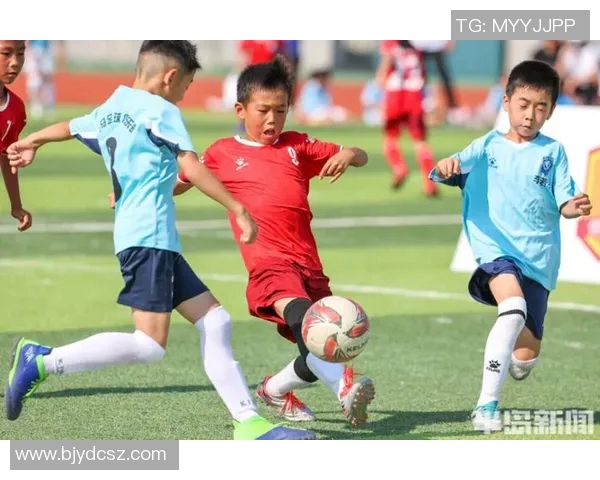 家庭足球热潮兴起 球星们如何带动下一代传承足球梦想